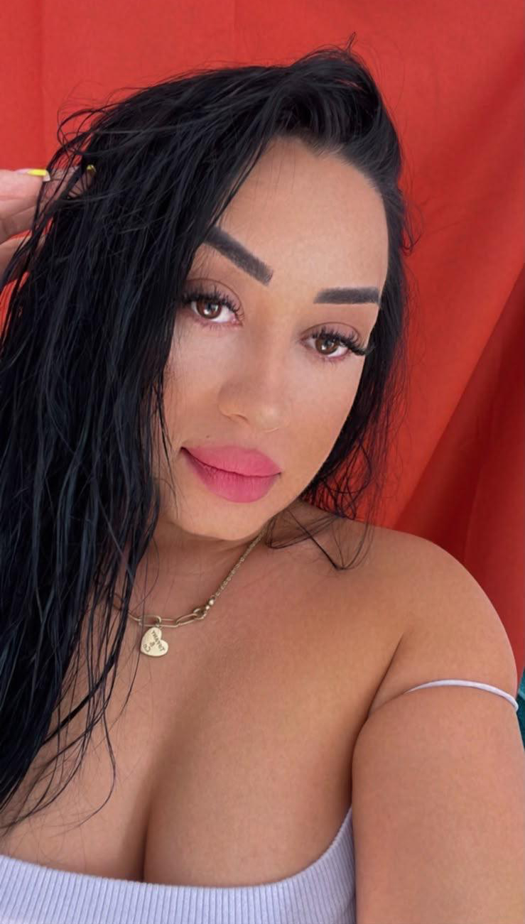 Roxy - Exclusive Escorts