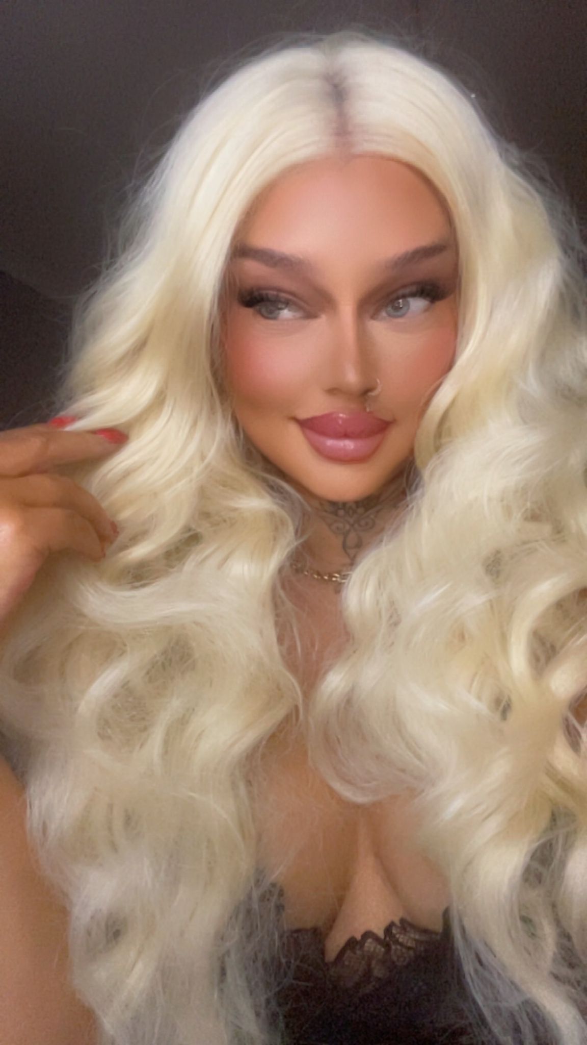 Hollie - Exclusive Escorts